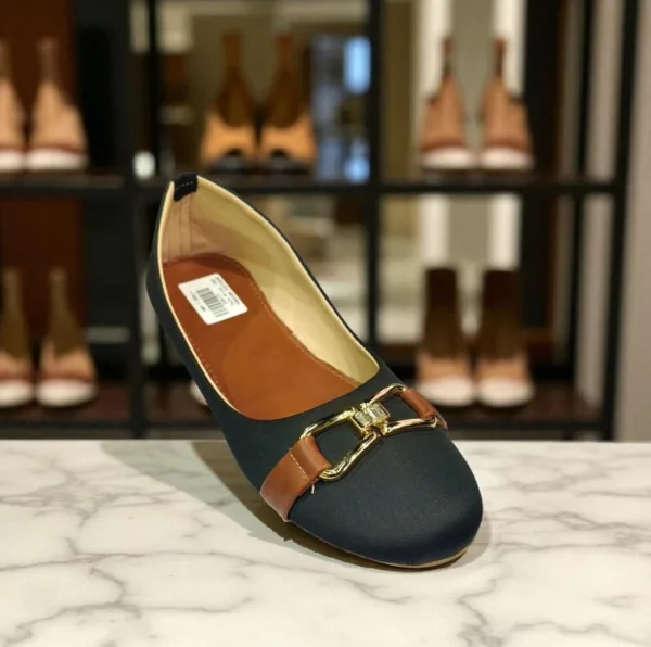 Luna Buckle Comfort Flats" D30-71