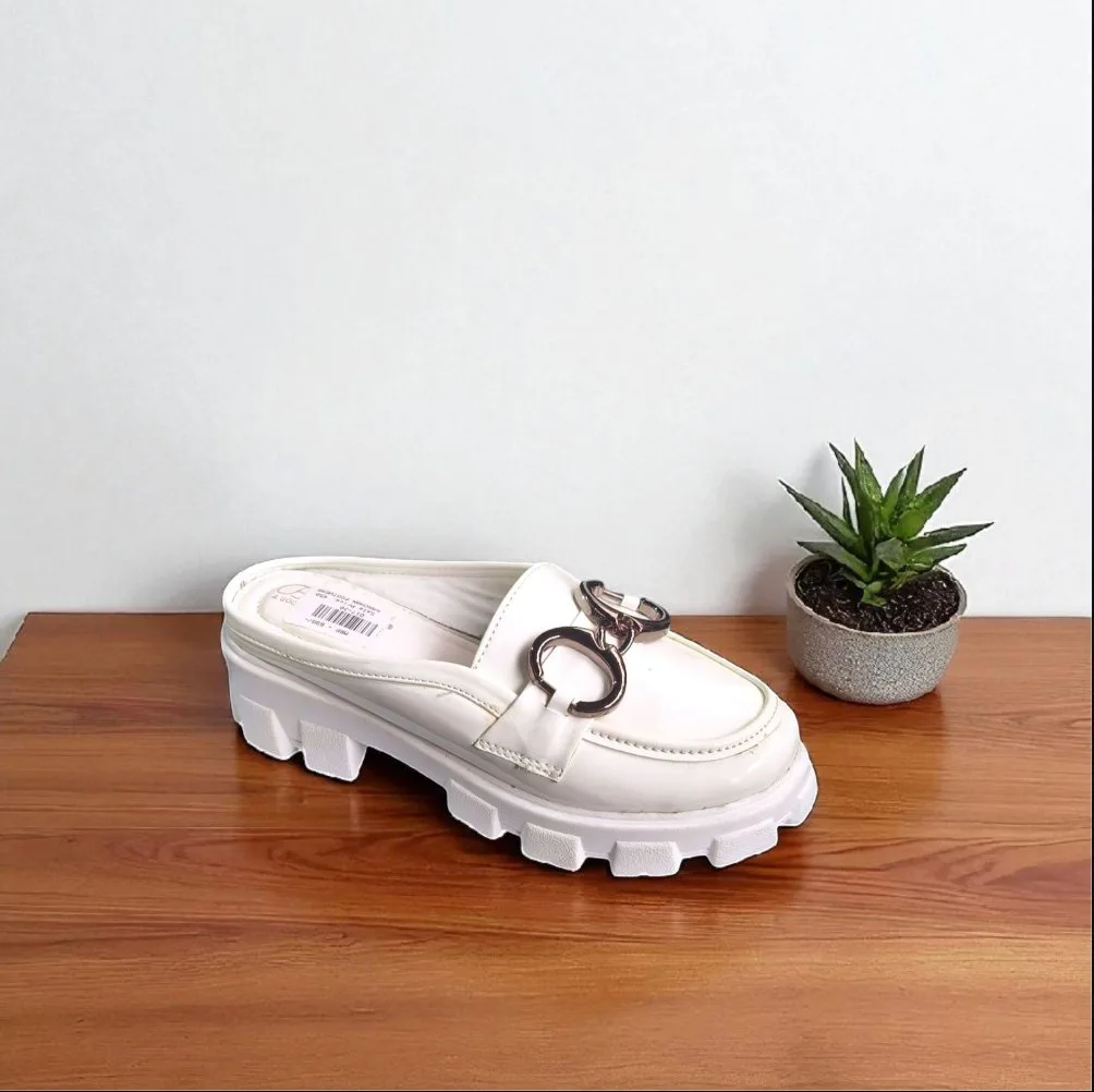 White Glossy Chunky Mule D17-30