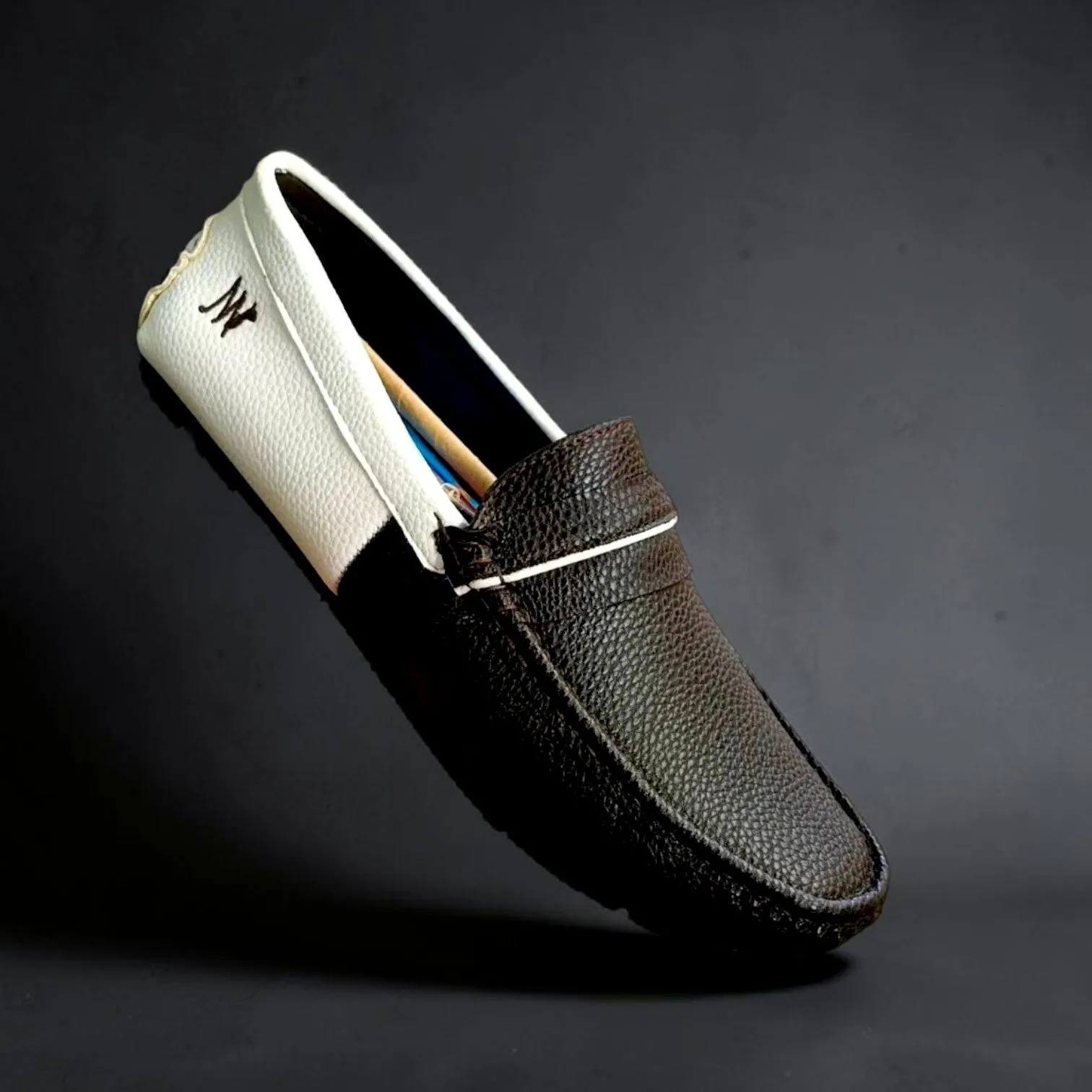 π€ Dual-Tone Pebble Grain Driving Loafers Art - d35-88