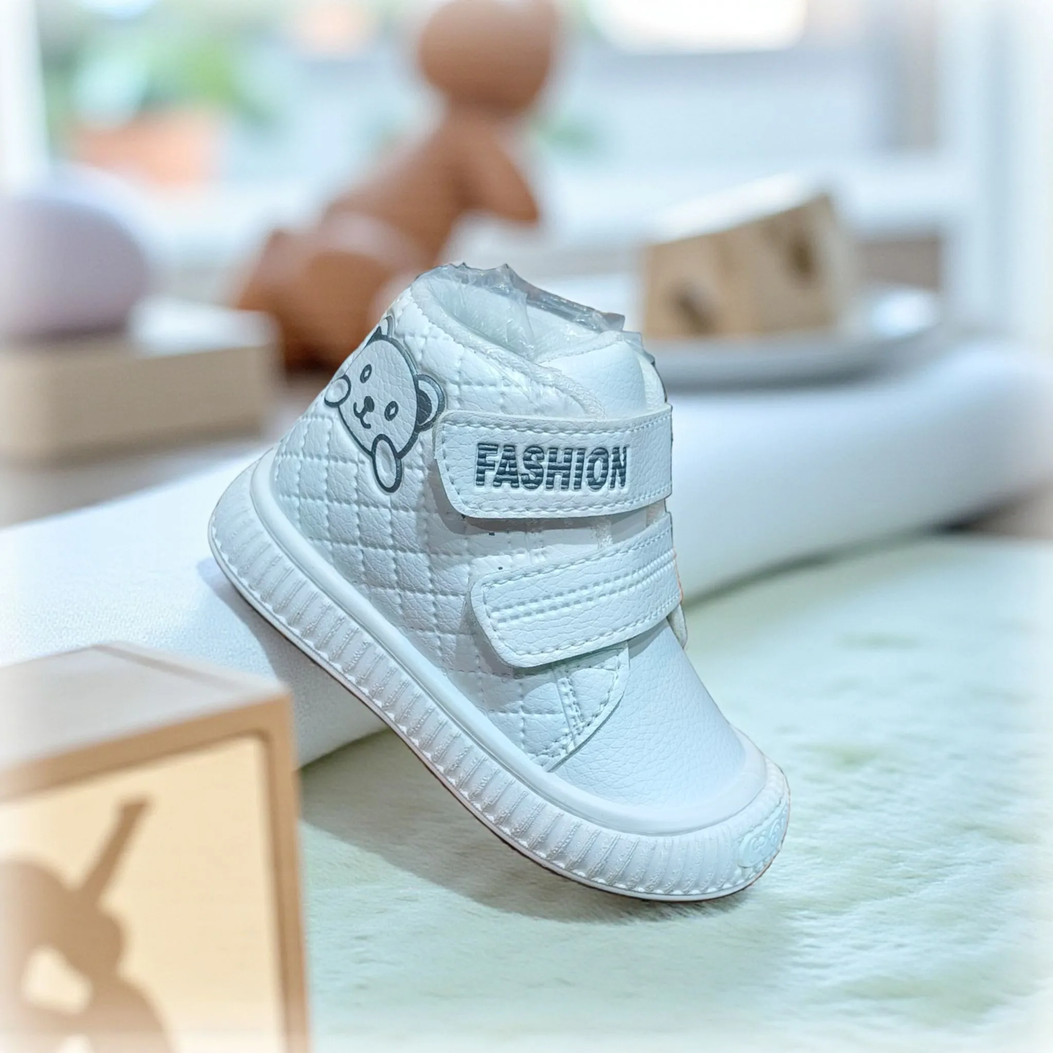 Baby Fashion Walker β White Unisex Soft Shoe π»β¨
ART - happy 1