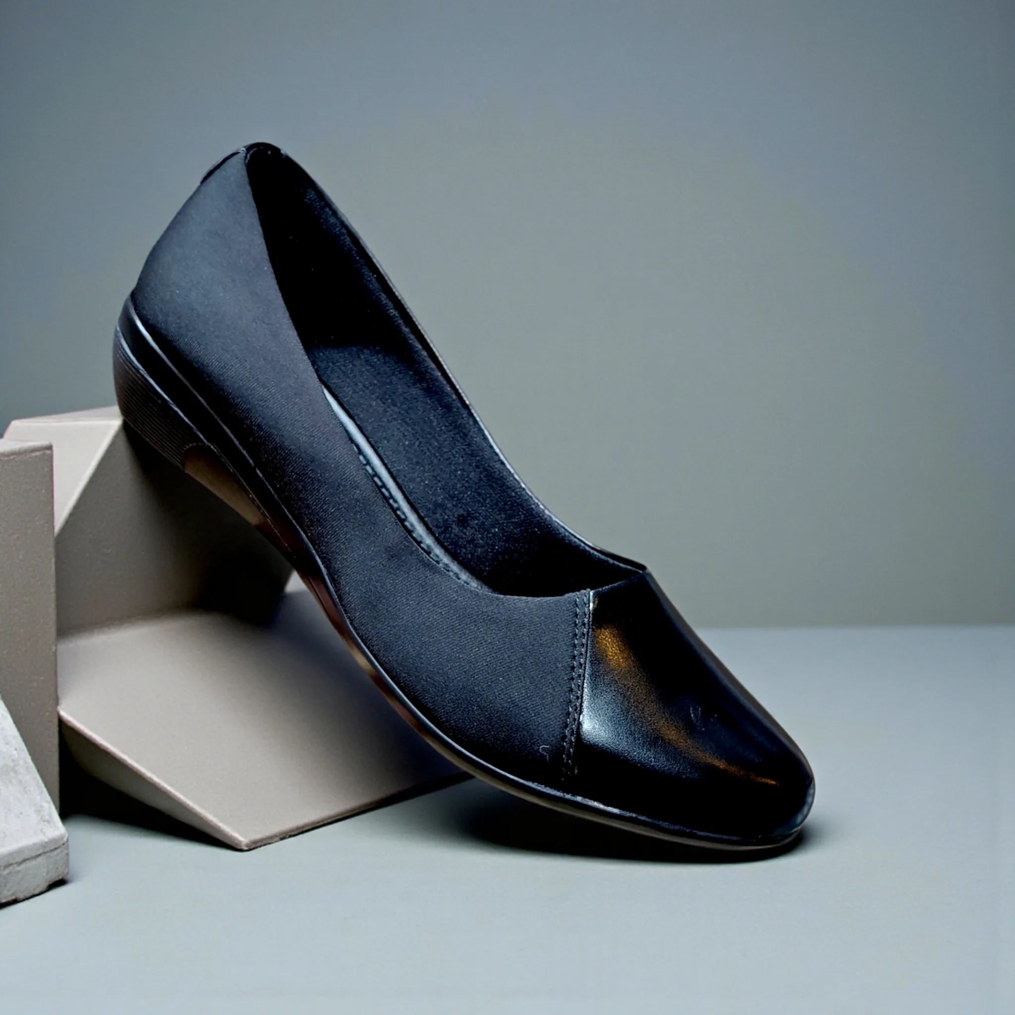 The Urban Flex Cap-Toe Wedge Flat Office Belly ART - D41-59