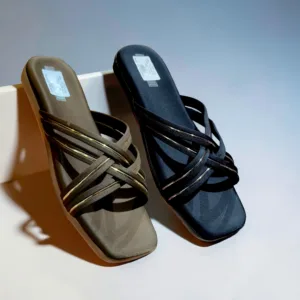 The Luxe-Lite Criss-Cross Slides ✨. ART - D45-49