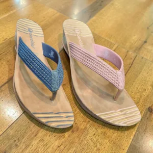 Aeroblu Women’s Cushioned Wedge Flip-Flops with Shimmering Striped Accents ART - OT5E
