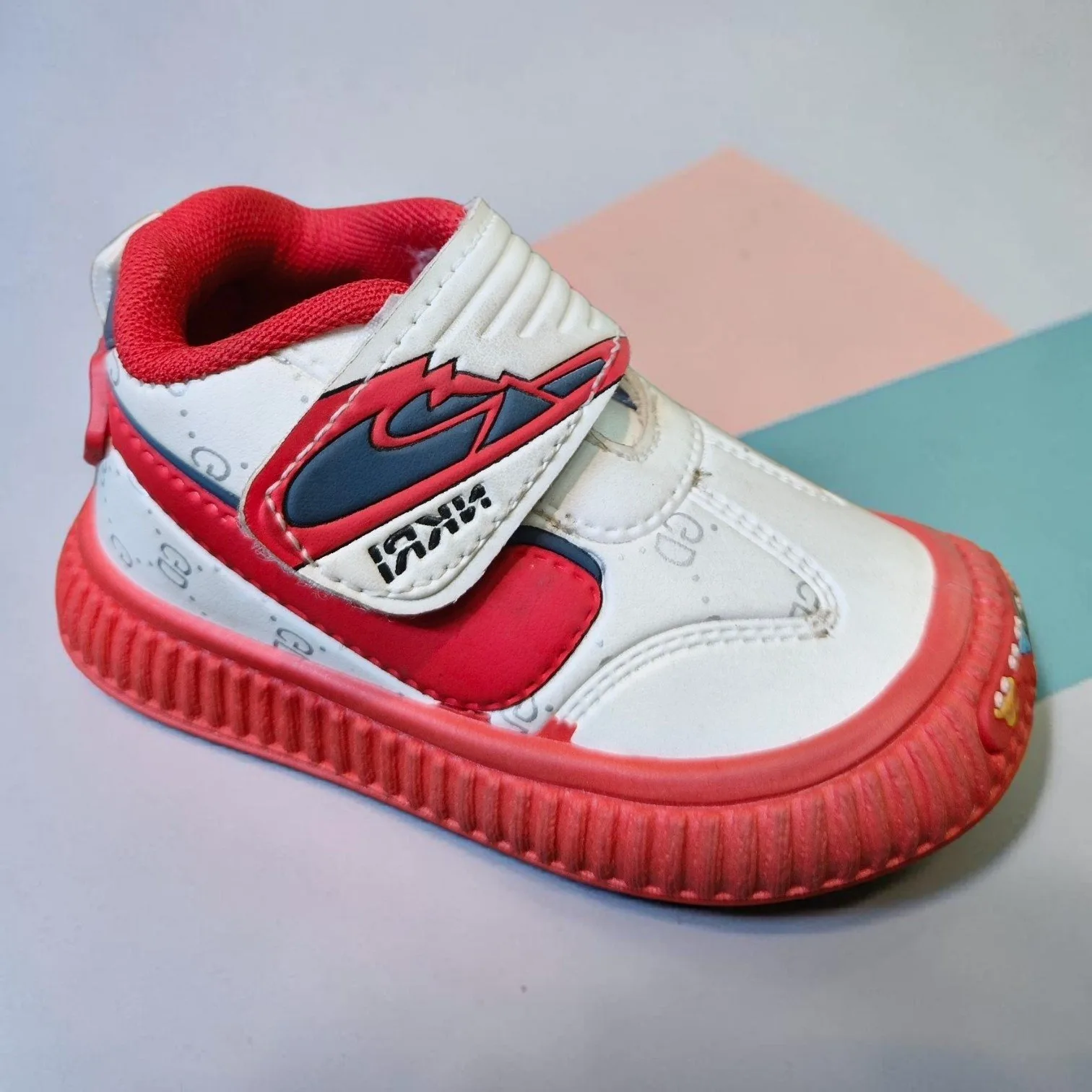 Active Steps Toddler Sneaker π ART - Happy 2